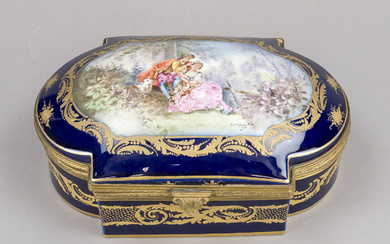 Lidded box, w. Sevres, 19th cent