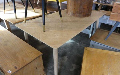 Modern wooden dining table on circular tapered supportsCondition Report There...