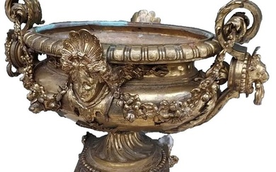 Most Decorative Urn Centerpiece Victorian Art Nouveau aesthetic movement