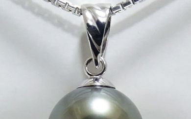 No Reserve Price - Tahitian Pearl, Rikitea Pearl, Silvery Blue-Green, Round, 10.08 mm - Pendant - 18 kt. White gold