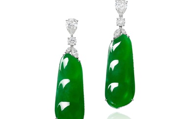 Pair of Jadeite Peapod and Diamond Pendent Earrings | 天然翡翠「福豆」 配 鑽石 耳墜一對