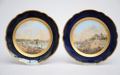 Paire d'assiettes en porcelaine française 'Trouville' et 'Rouen', signé Ficher (dia25cm)