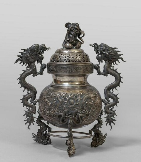 Portaprofumo in argento, decorazione con dragoni
