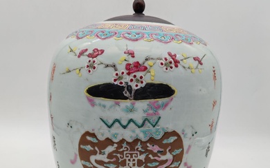 Pot à gingembre ovoïde en porcelaine, Chine,... - Lot 33 - Ader