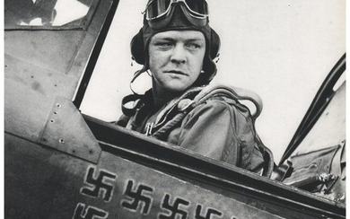 ROBERT CAPA - English Fighter Pilot, 1941