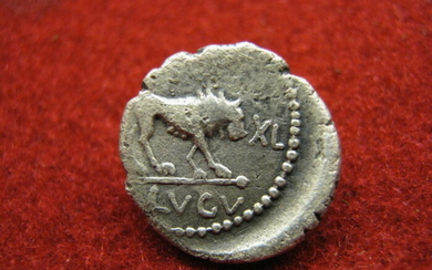 Roman Republic (Imperatorial). Fulvia. AR Quinarius,Lugdunum (Lyon) mint, 42 BC