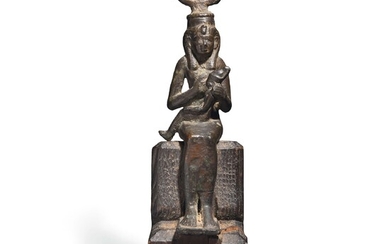 STATUETTE D’ISIS LACTANS Egypte, Basse-Époque - période ptolémaïque, 664-30 av. J.-C. Bronze à patine verte...