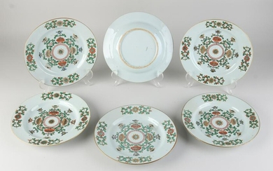 Six 18th century Family Verte plates Ã˜ 22 cm.