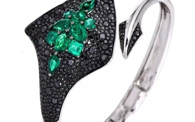 Stephen Webster Diamond Emerald 18K Stingray Cuff Bracelet