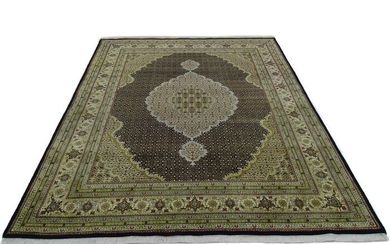 Tabriz Mahi - Carpet with silk - 246 cm - 195 cm