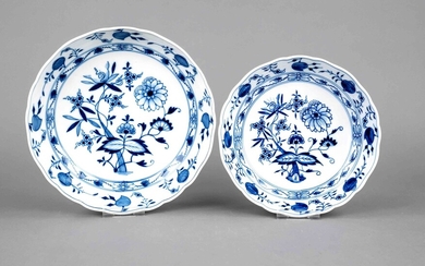 Two round bowls, Meissen, shape New cutout, decor Onion pattern in underglaze blue, 1 bowl, 1850