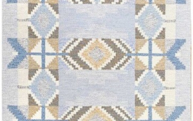 VINTAGE SWEDISH FLATWOVEN RUG DESIGNED BY INGEGARD SILOW, SIGNED 'IS'. 6 ft 10 in x 4 ft 7 in ( 2.08 m x 1.4 m).