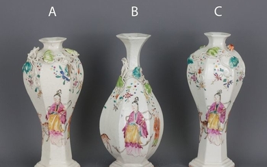 Vases - Famille rose - Porcelain, Softpaste - China - Qianlong (1736-1795)