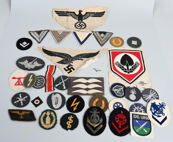 WWII NAZI GERMAN INSGNIA LOT OF 34 HEER KM RAD LUF