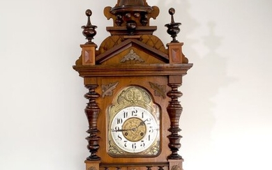 Wall clock - Wood, Walnut - Early 20th century