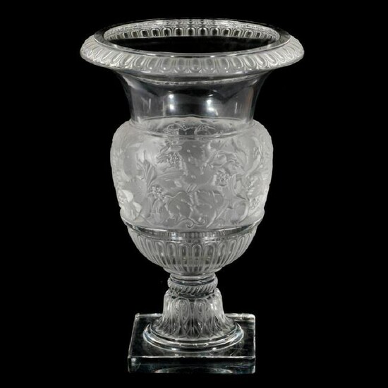 A Large Lalique Clear And Frosted Glass "Versailles"