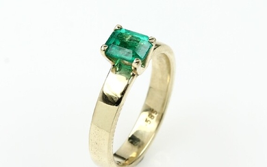 14 kt gold ring with emerald ,...