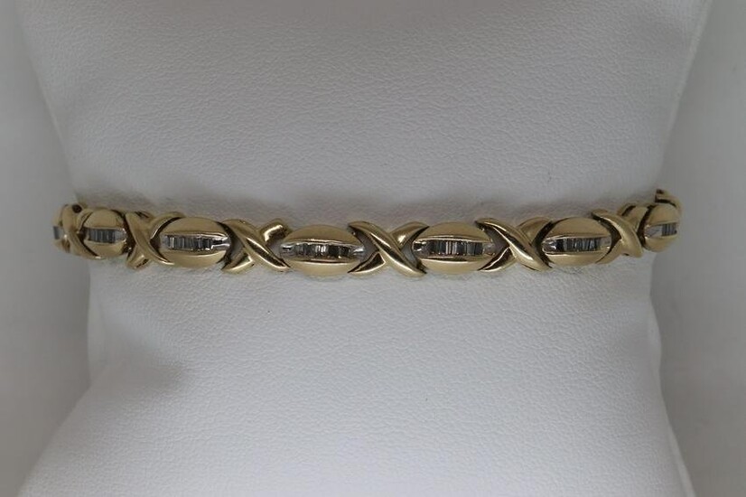 14kt Ladies Diamond Bracelet