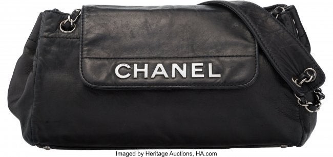 16034: Chanel Black Lambskin Leather Shoulder Bag Condi