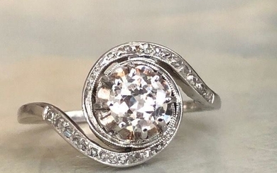 18 kt. White gold ring with diamonds approx 0.77 ct