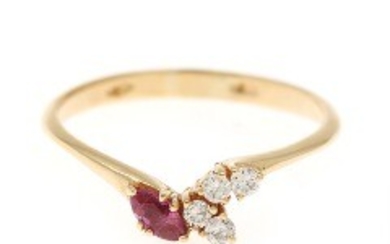 1918/1134 - A ruby and diamond ring set with a marquis-cut ruby weighing app. 0.10 ct. and four brilliant-cut diamonds totalling app. 0.10 ct., mounted in 18k gold. Size 55