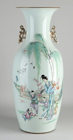 19th Century Chinese porcelain Family Rose vase with
