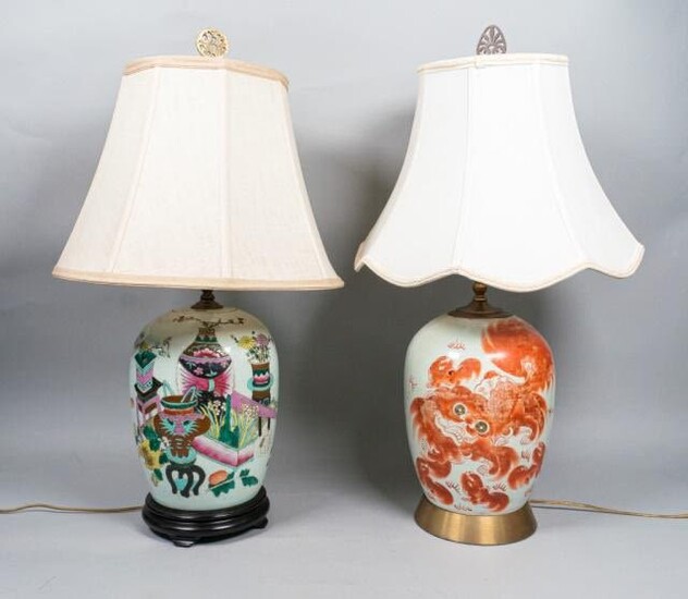 2 Chinese Porcelain Vases