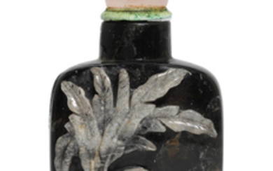 A TWO-COLOUR SMOKY ROCK CRYSTAL SNUFF BOTTLE, 18TH-19TH CENTURY