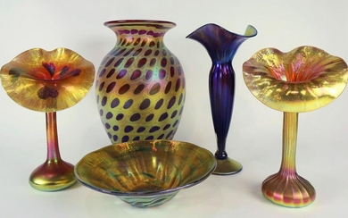 A Lundberg Studios iridescent art glass group
