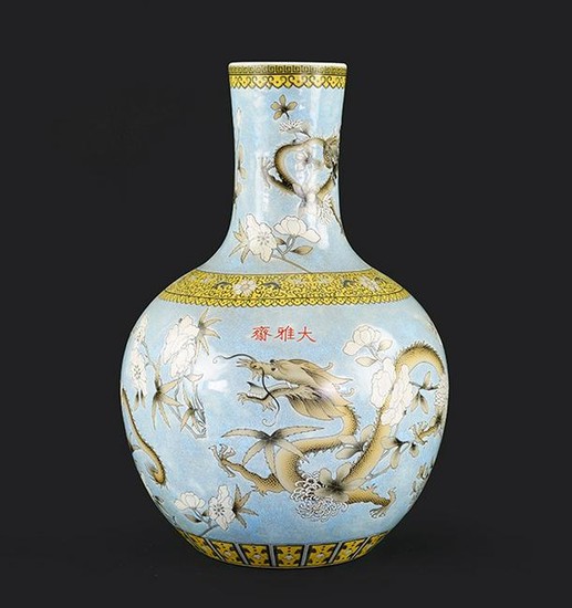A Chinese Porcelain Bottle Vase.