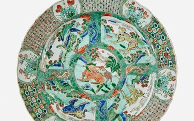A Chinese famille verte-decorated charger