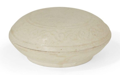 A Chinese porcelain circular box and cover, Yuan dynasty