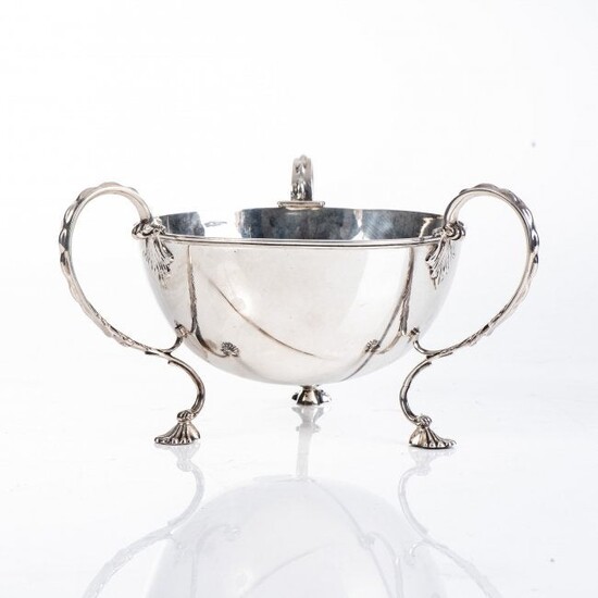 A GEORGE V SILVER FRUIT BOWL, ADIE BROTHERS LIMITED