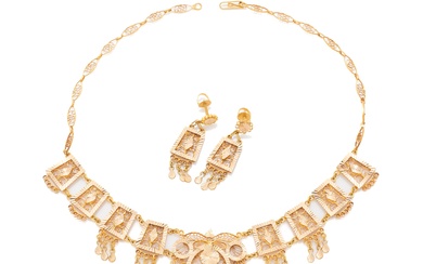 A GOLD FILIGREE NECKLACE AND EARRINGS SUITE