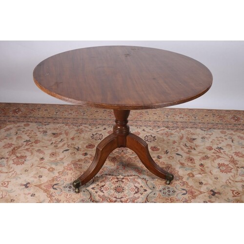 A GOOD GEORGIAN MAHOGANY TABLE of circular outline with reed...