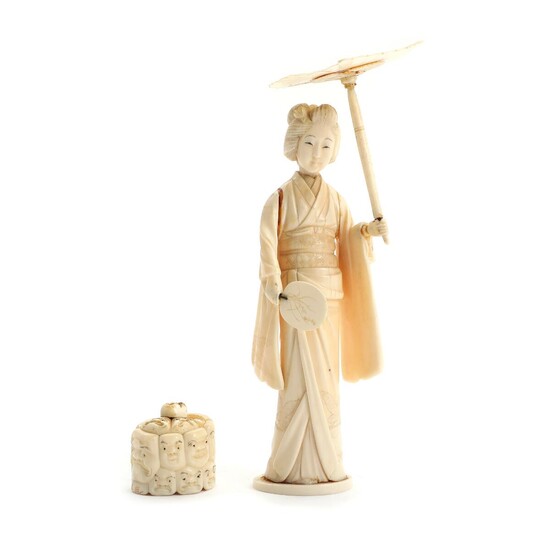 NOT SOLD. A Japanese carved ivory and bone okimono and a pill box. Meiji 1868-1912. H. 22.5 and 44.5 cm. (2) – Bruun Rasmussen Auctioneers of Fine Art