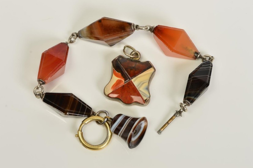 A LATE 19TH CENTURY PART AGATE BRACELET AND FOB, designed as...