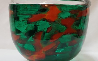 A Melting Pot glass, a footed green glass bowl...