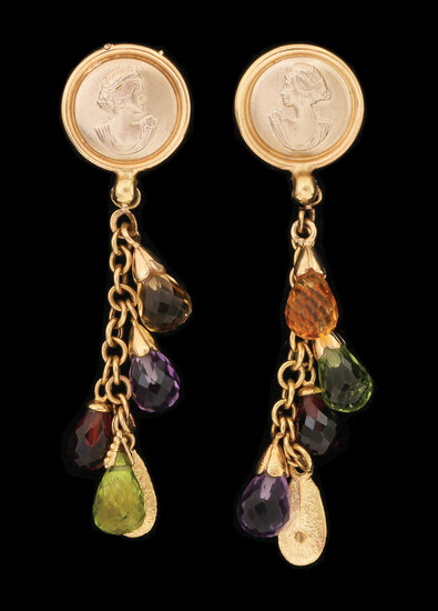 A PAIR OF 9K AND 14K GOLD EARRINGS
