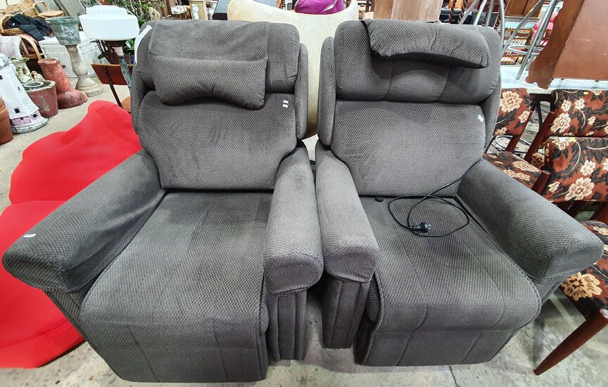 A PAIR OF ELECTRIC RECLINING ROCKING CHAIRS
