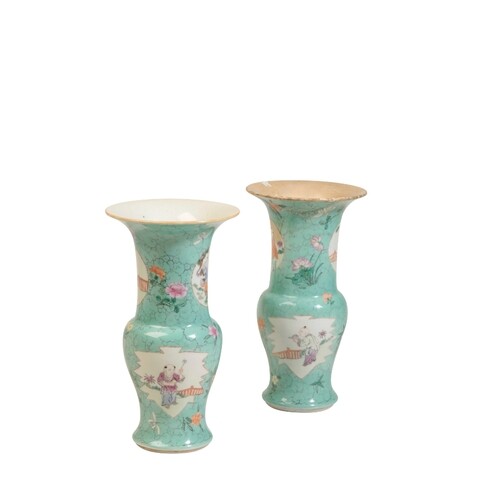 A PAIR OF FAMILLE ROSE AND FAUX-TURQUOISE VASES, QIANLONG / ...