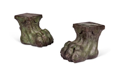 A PAIR OF VERDIGRIS PATINATED BRONZE LION PAW STANDS, MODERN