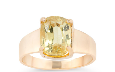 A Yellow Sapphire and Gold Ring