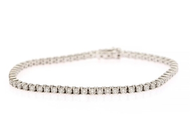 A diamond bracelet set with numerous brilliant-cut diamonds weighing a total of app. 3.69 ct., mounted in 18k white gold. Top Wesselton/SI. L. app. 19 cm.