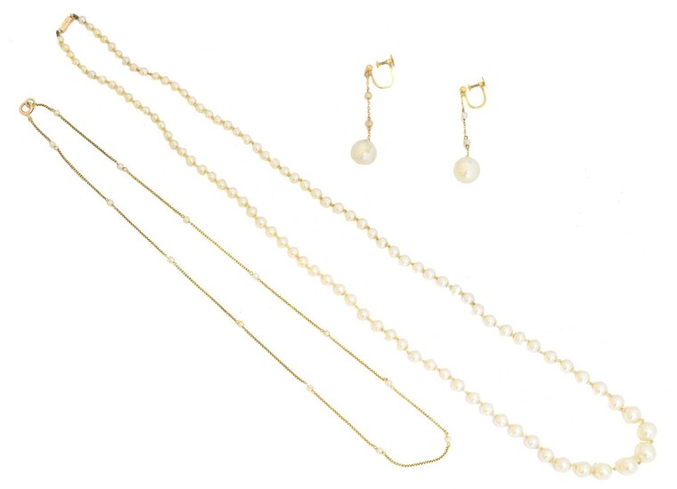 A selection of pearl jewellery