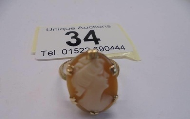 A vintage 9ct gold cameo ring profile of a young woman, size...