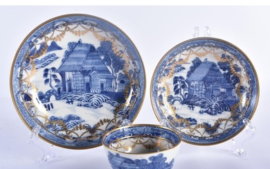 AN 18TH CENTURY CHINESE EXPORT BLUE AND WHITE PORCELAIN TRIO...
