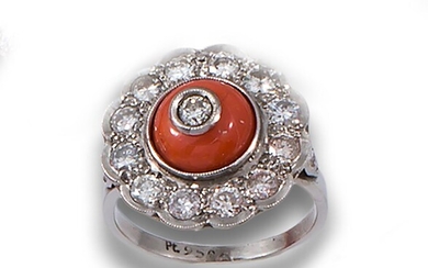 ANTIQUE STYLE RING MADE OF CORAL, DIAMONDS, PLATINUM AND DIAMONDS