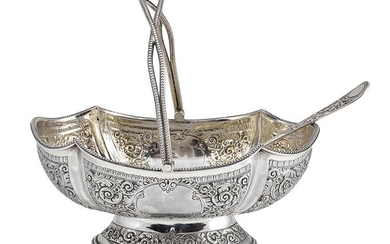 An English Victorian sterling silver sugar basket - London 1879,...