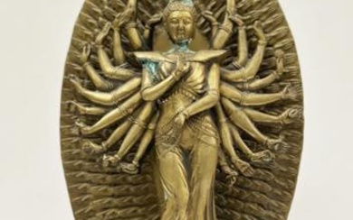 Antica scultura in bronzo dorato lavorato e cesellato raff.te La...
